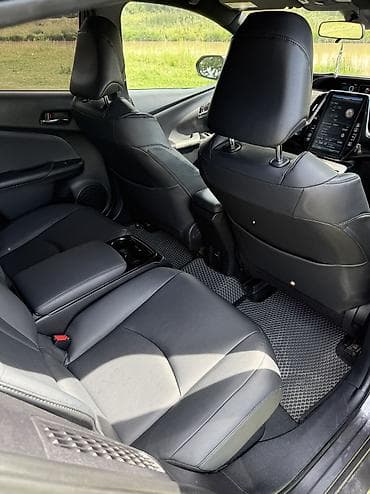 Toyota Prius: 2018 г., 1.8 л, Автомат, Гибрид, Хэтчбэк — 7