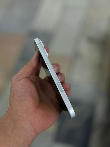 apple tab: IPhone 17, Б/у, 256 ГБ, Белый, 100 % — 1