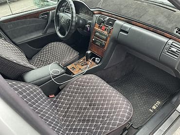 Продажа авто: Mercedes-Benz E-Class: 2001 г., 3.2 л, Автомат, Бензин, Седан — 7