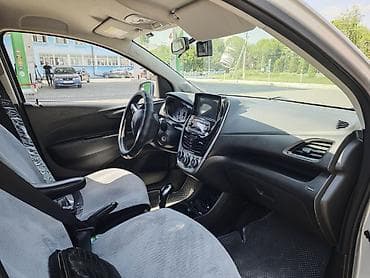 gold wing: Chevrolet Spark: 2016 г., 1 л, Вариатор, Бензин, Хэтчбэк — 8