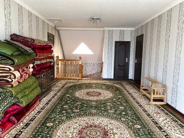 сдаю дом долгосрочно без хозяина: Просторный дом с отдельными комнатами и качественной отделкой. - — 4