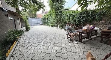 4 bedroom: Ахумбаева / Карла-Маркса Участок: 4,5 сотки Отопление: газовое Все — 1