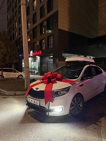 Праздничное оформление автомобиля — большой бант на капот - Яркий