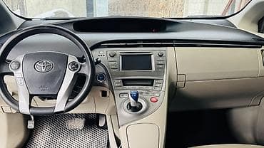 bmw e30: Toyota Prius: 2012 г., 1.8 л, Вариатор, Гибрид, Седан — 8