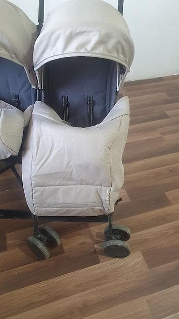 двойни: Коляска, Другой бренд, цвет - Серебристый, Б/у — 2