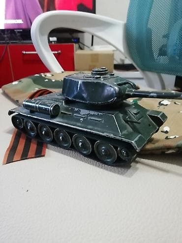 Игрушки: Игрушечный танк Т-34, металлическая модель - Масштаб приблизительно — 2