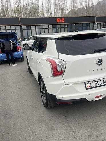 Транспорт: Ssangyong Tivoli: 2018 г., 1.6 л, Автомат, Бензин, Кроссовер — 3
