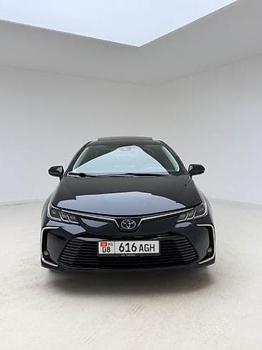 Toyota Corolla: 2020 г., 1.8 л, Гибрид, Седан