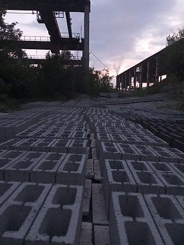 Пескоблоки пустотелые для стен и перегородок. - Материал