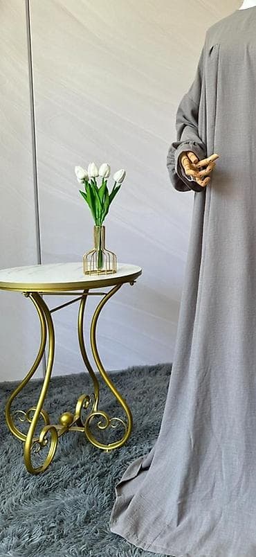 Журнальные столы: Круглый приставной столик в классическом стиле - Форма: круглая — 1