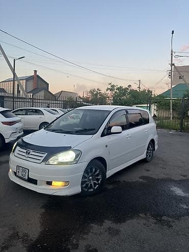 Toyota Ipsum: 2004 г., 2.4 л, Автомат, Бензин, Минивэн