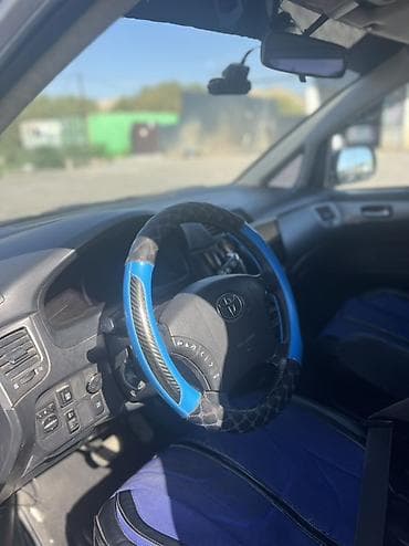 пересвет салона: Toyota Ipsum: 2005 г., 2 л, Автомат, Бензин, Минивэн — 5