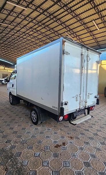 sprinter 4 4: Kia BONGO: 2019 г., 2.4 л, Автомат, Дизель, Van — 4