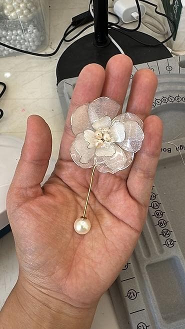 цвет красивый: Авторские цветочные украшения - Ручная работа: лепестки из — 2