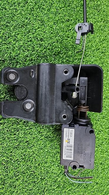 е61: Замок багажника BMW 2005 г., Б/у, Оригинал, Германия — 3