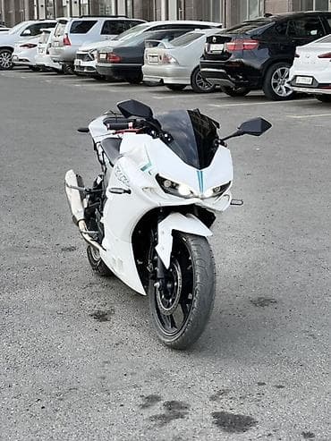 honda cvik: Спортбайк Ducati, 400 куб. см, Бензин, Взрослый, Б/у — 2