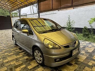 Honda Fit: 2005 г., 1.3 л, Автомат, Бензин, Хэтчбэк — 2