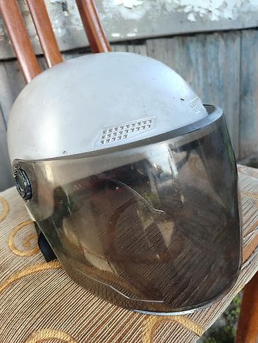 Мотошлем открытого типа с большим откидным визором - Тип: полулицевой