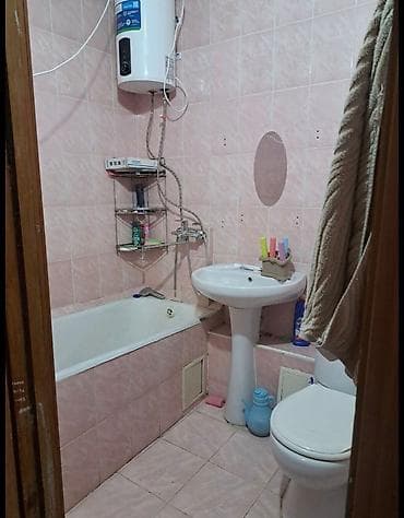 квартира мкр кок жар: 2 комнаты, 43 м², 104 серия, 4 этаж — 5