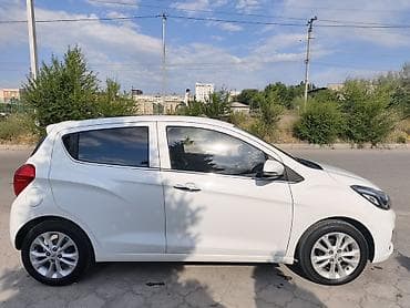 Chevrolet Spark: 2019 г., 1 л, Вариатор, Бензин, Хэтчбэк