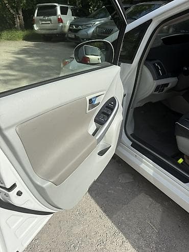 приус 2018: Toyota Prius: 2015 г., 1.8 л, Автомат, Гибрид, Хэтчбэк — 9