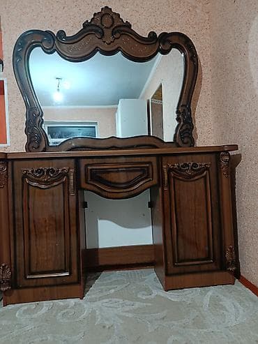 гипкий панель: Туалетный столик, С зеркалом, цвет - Коричневый, ЛДСП — 1