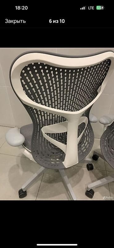 Офисные кресла: Эргономичные офисные кресла Herman Miller Mirra 2 с перфорированной — 5