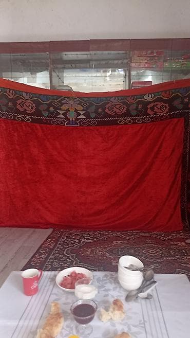 ковры шерсть: Традиционное узбекское покрывало (сузане/курпа) из бархатистой ткани — 1