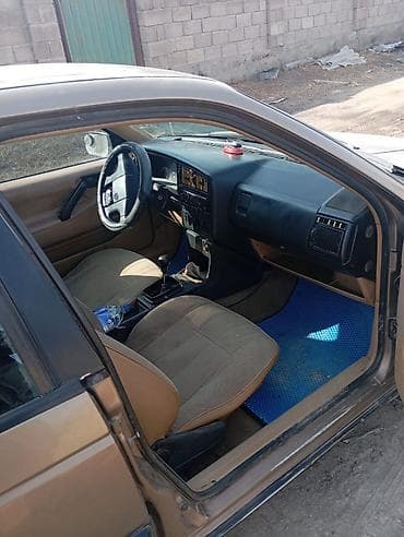 алмашу: Volkswagen Passat: 1988 г., 1.8 л, Ручные, Бензин, Седан — 1