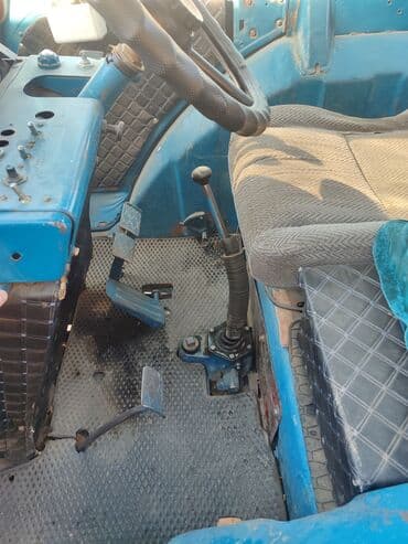 продаю в связи с переездом: Трактор колесный синего цвета с прицепом. Телешкасы менен сатылат — 9