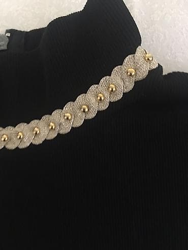 Нарядный свитерок,52 размера, состояние отличное, 500 сом