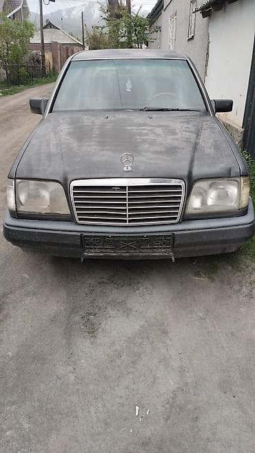 Транспорт: Mercedes-Benz W124: 1995 г., 0.2 - engine capacity л, Седан — 4