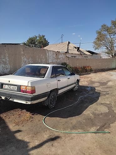 Audi 100: 1985 г., 1.8 л, Седан