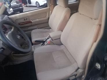 простой: Nissan Navara: 2015 г., 2.5 л, Механика, Бензин, Пикап — 7