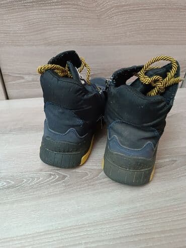 детская ортопедическая обувь: Удобные детские ботинки черного цвета с яркими желтыми шнурками и — 4