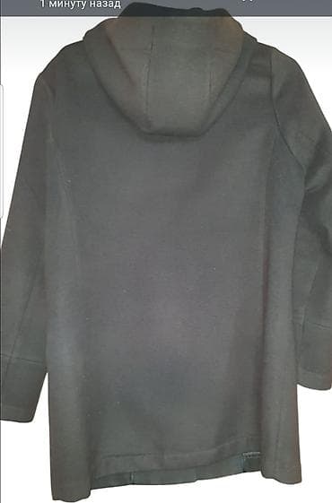 женский плащ куртка: Женское укороченное демисезонное куртка с капюшоном, черная, из — 1