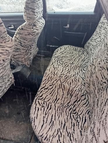 тигил: Audi 100: 1999 г., Кол менен иштөөчү, Седан — 1