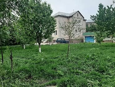 Продаётся дом с большим зелёным участком и садом. адрес г.Бишкек