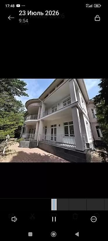 Үйлөр: Просторный особняк на берегу Иссык Куля с классической архитектурой и — 1