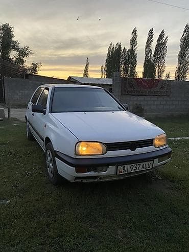 салон машины: Volkswagen Golf: 1992 г., 1.8 л, Механика, Бензин, Хэтчбэк — 3