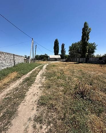 Продажа домов: ✨ Продается пол дома в с. Гавриловка ✨ 🏡 Характеристики: • Участок - — 3