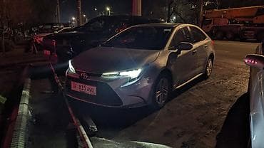 crv 5: Toyota Corolla: 2020 г., 1.8 л, Вариатор, Гибрид, Седан — 2