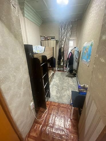 дома с петровка: Срочно продается 3комнатный дом барачного типа в центре города Каракол — 1