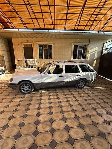 Mercedes-Benz W124: 1993 г., 2 л, Универсал — 3