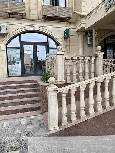 Недвижимость: Сдается без посредников на первом этаже коммерческая помещение 53,6м2 — 2