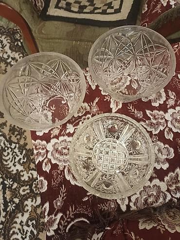 хрустали: Набор из 3 хрустальных салатников/розеток. Состав: - 2 высоких — 1