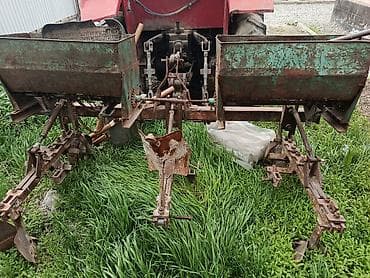 для трактора: Картофелесажалка навесная двухрядная для трактора. - Два бункера для — 1