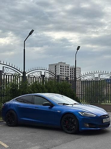 Tesla Model S: 2015 г., Электромобиль, Лифтбек — 2