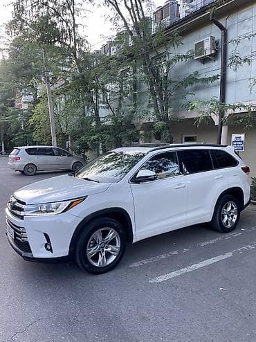 2019: Toyota Highlander: 2019 г., 3.5 л, Автомат, Бензин, Внедорожник — 7
