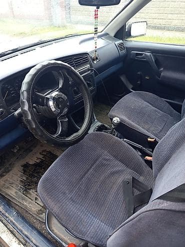 Унаа сатуу: Volkswagen Golf: 1998 г., 1.8 л, Кол менен иштөөчү, Бензин, Хетчбек — 3